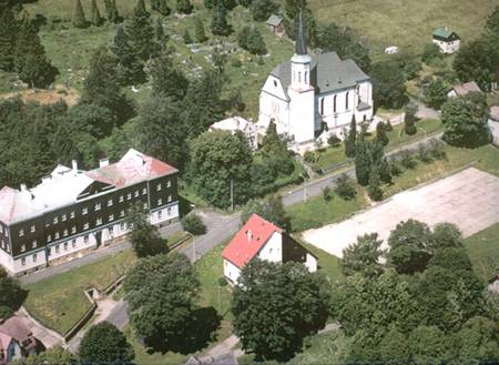 kostel ve Stbrn