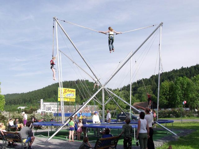 Bungee jumping